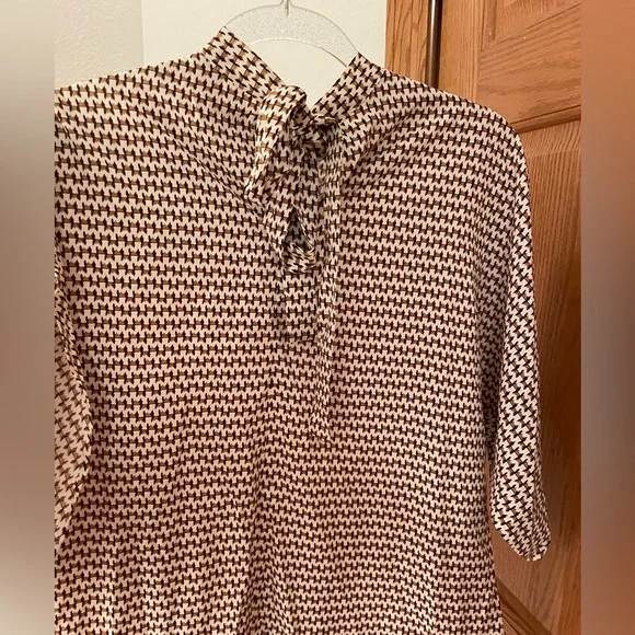 SHEIN Allover Print Split Sleeve Mock Neck Blouse - Picture 2 of 5